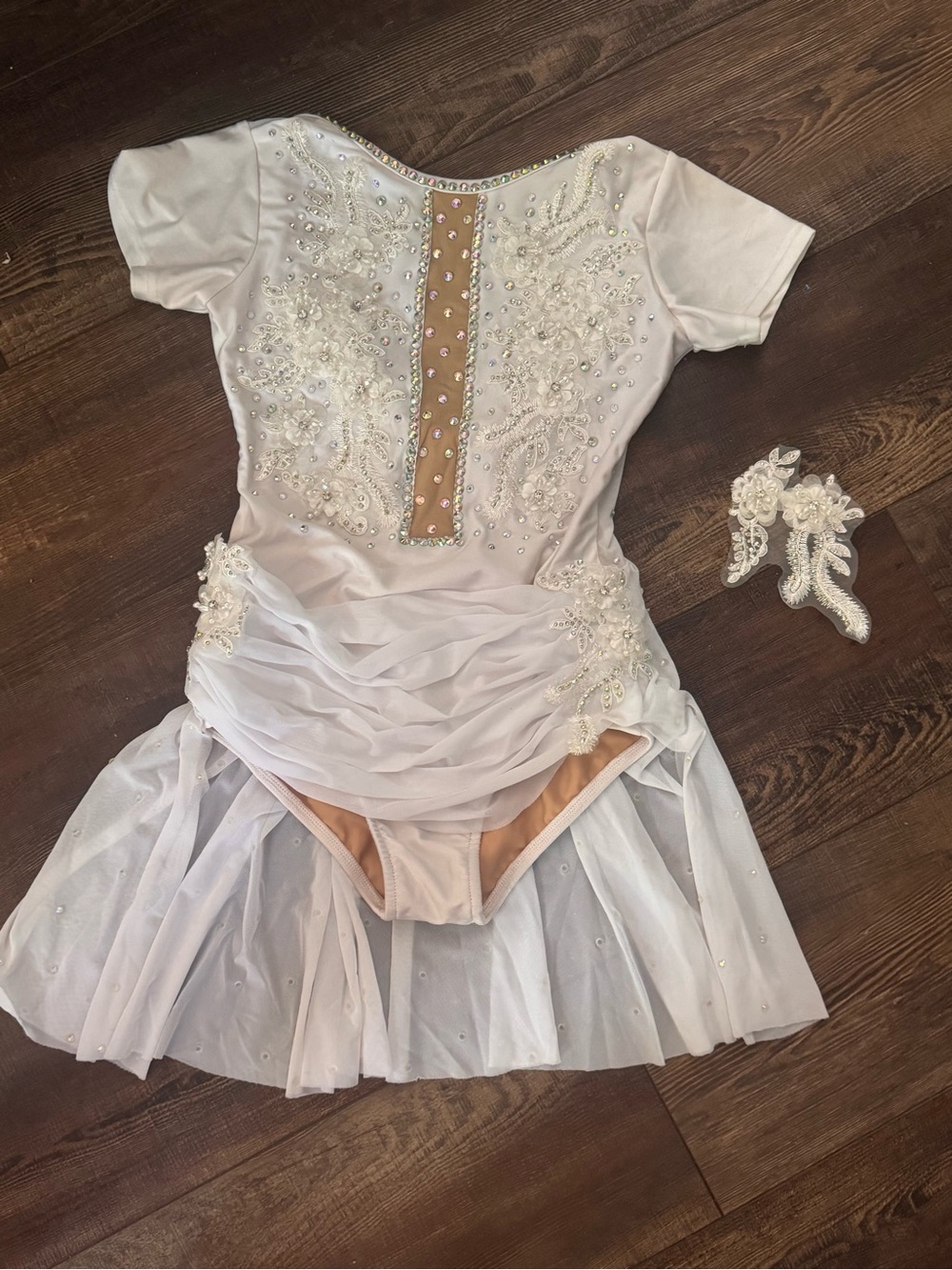 Glamour White and Nude Embellished Short-Sleeve Dance Costume